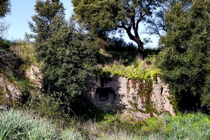 Necropoli di Monte Ruju, tomba 2a